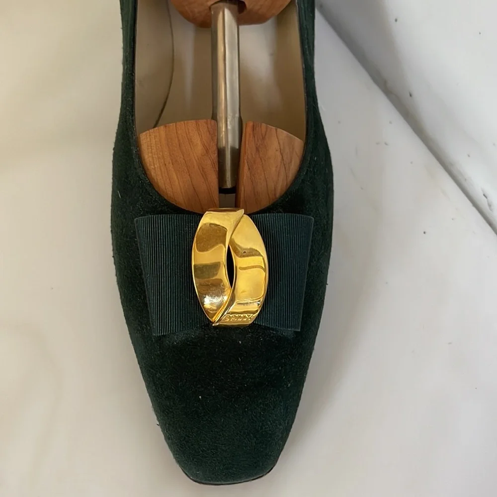 BALLY green suede heels with logo on front bow. - Picture 4 of 14